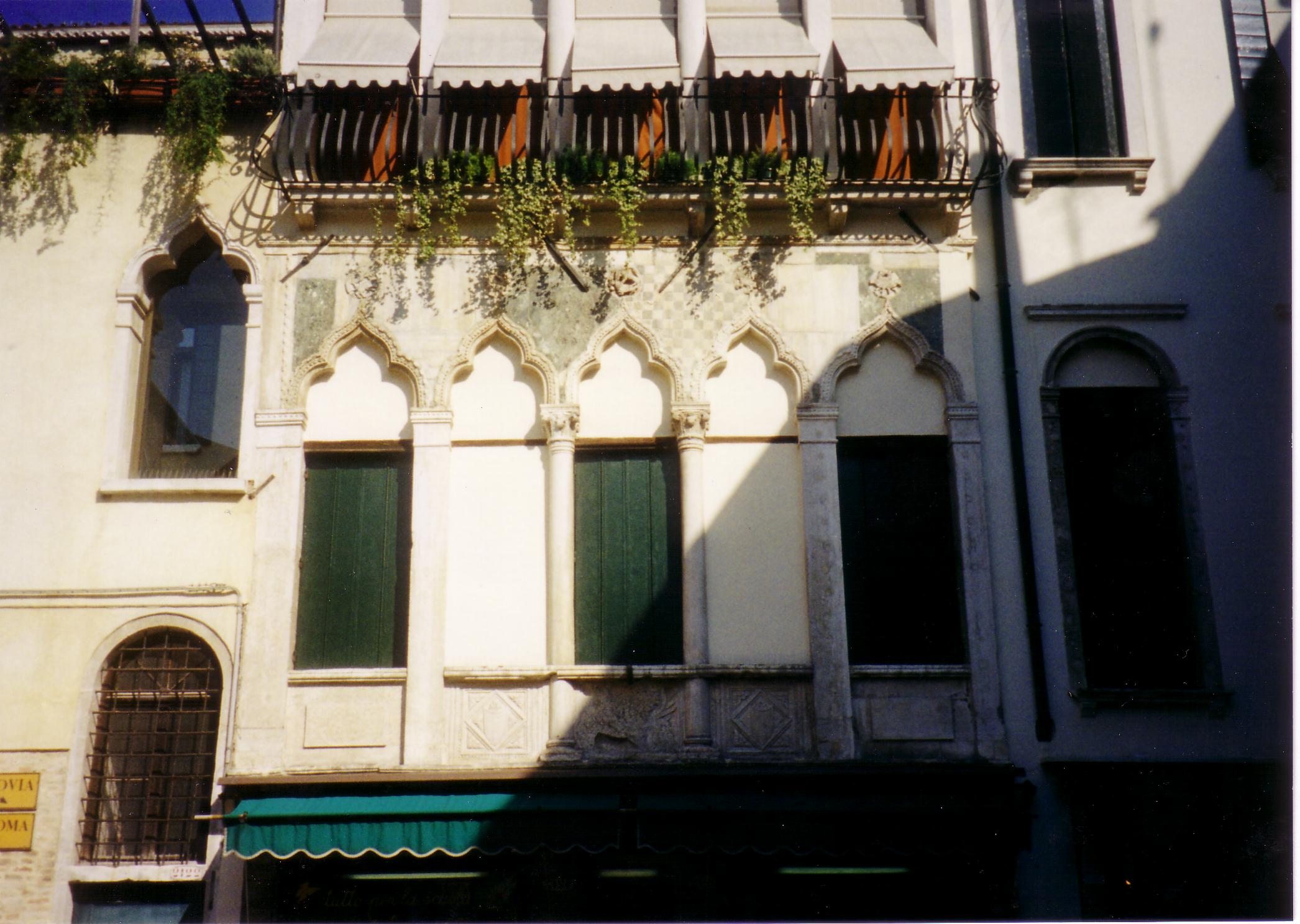 Palazzo Viaro Zane (S. Croce 2123)