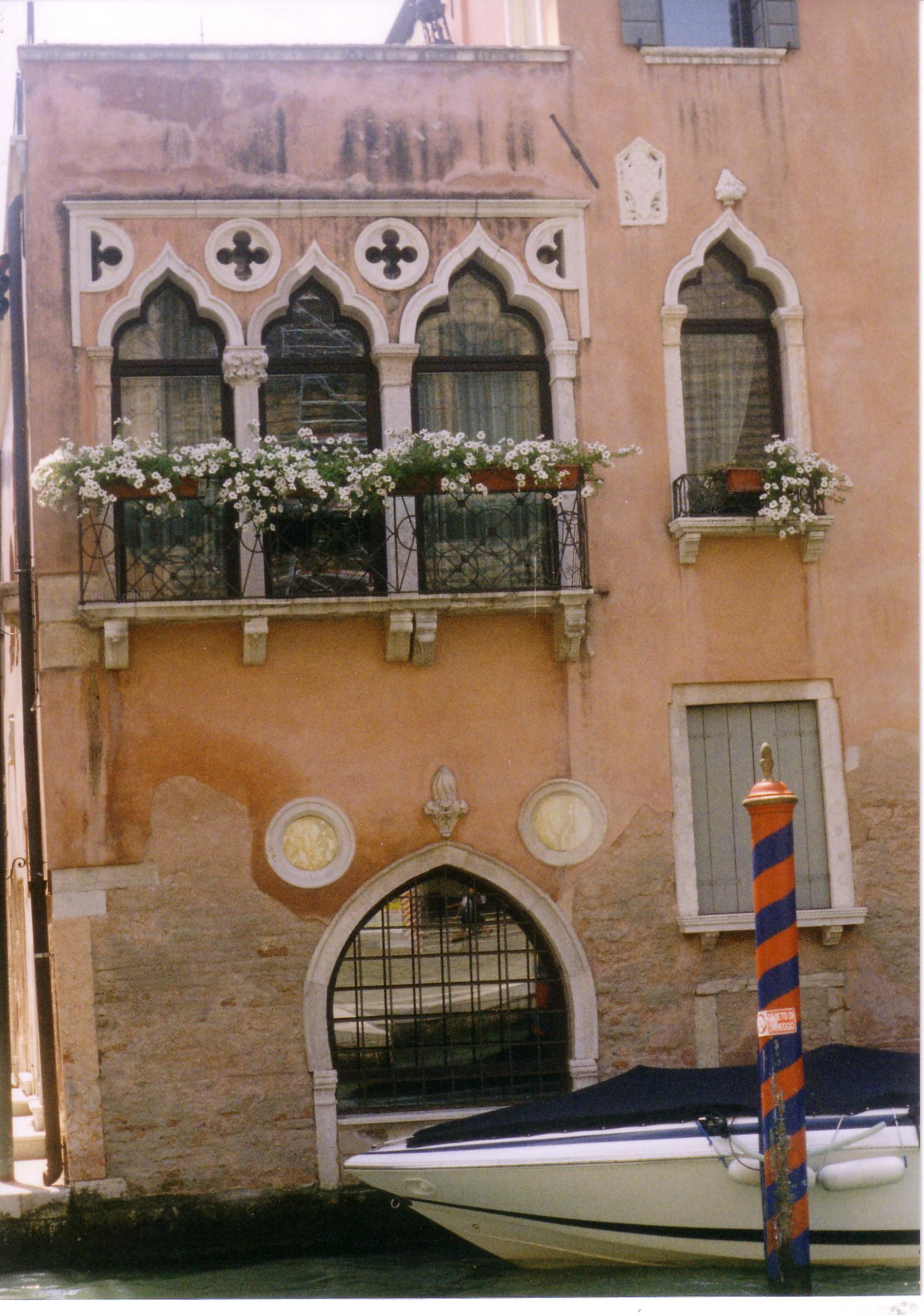 Palazzetto Gotico on the Rio di Ca Foscari - facing St Pantalon