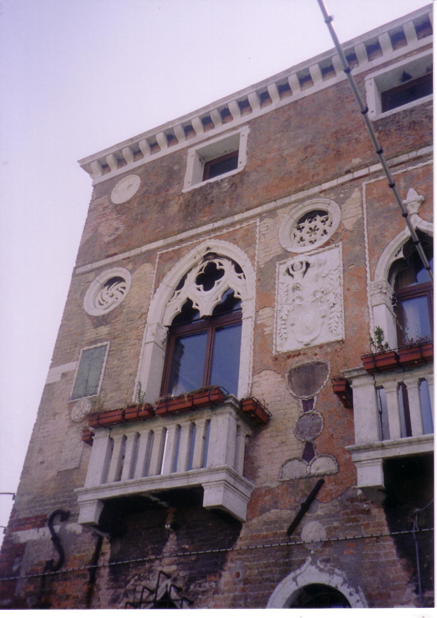 Left hand side of faade: Palazzo da Mula (Murano 4)