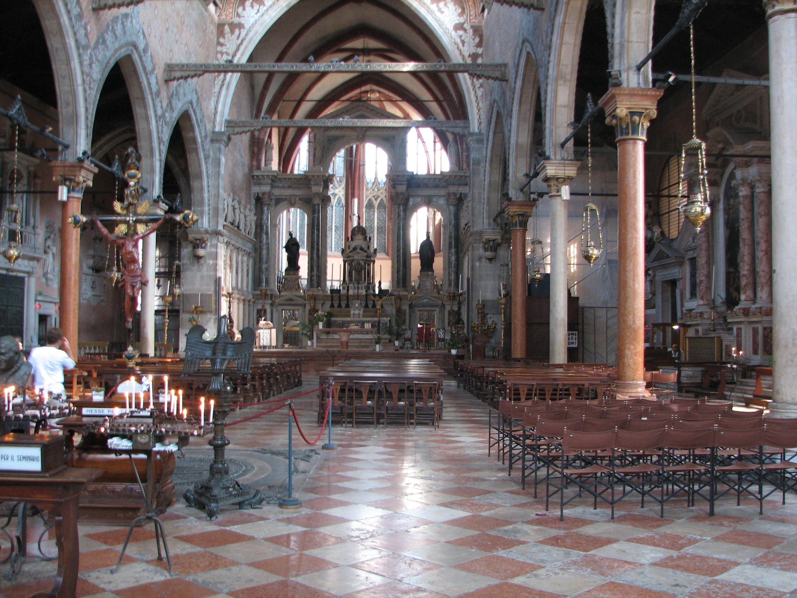 Interior Santo Stefano