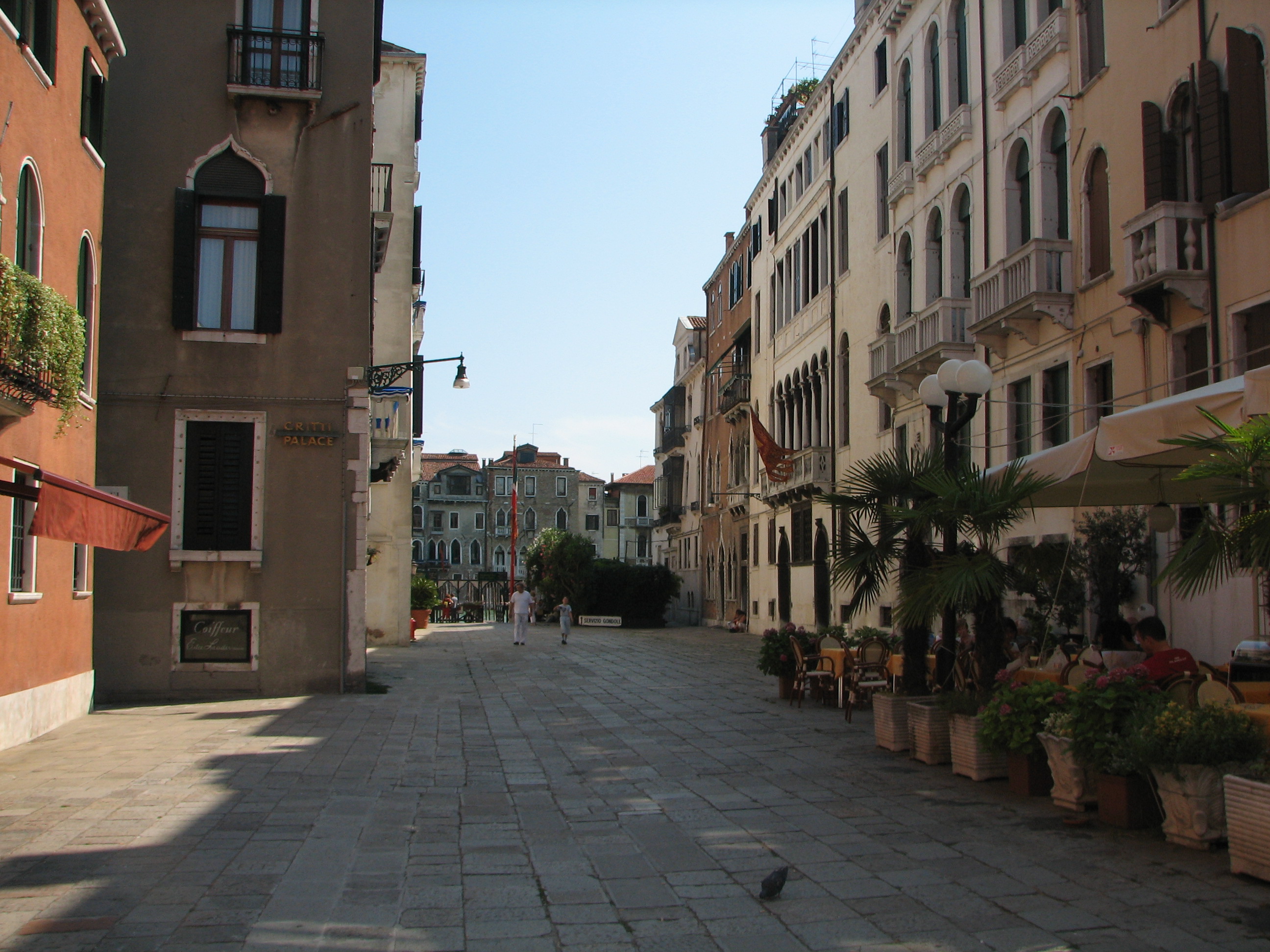 Campo Del Trageto from Campo S.M. Zobenigo. Palazzo Pisani Gritti on far right. (The Ruskins stayed there from 9th September 1851 when it was named the Casa Wetzlar).