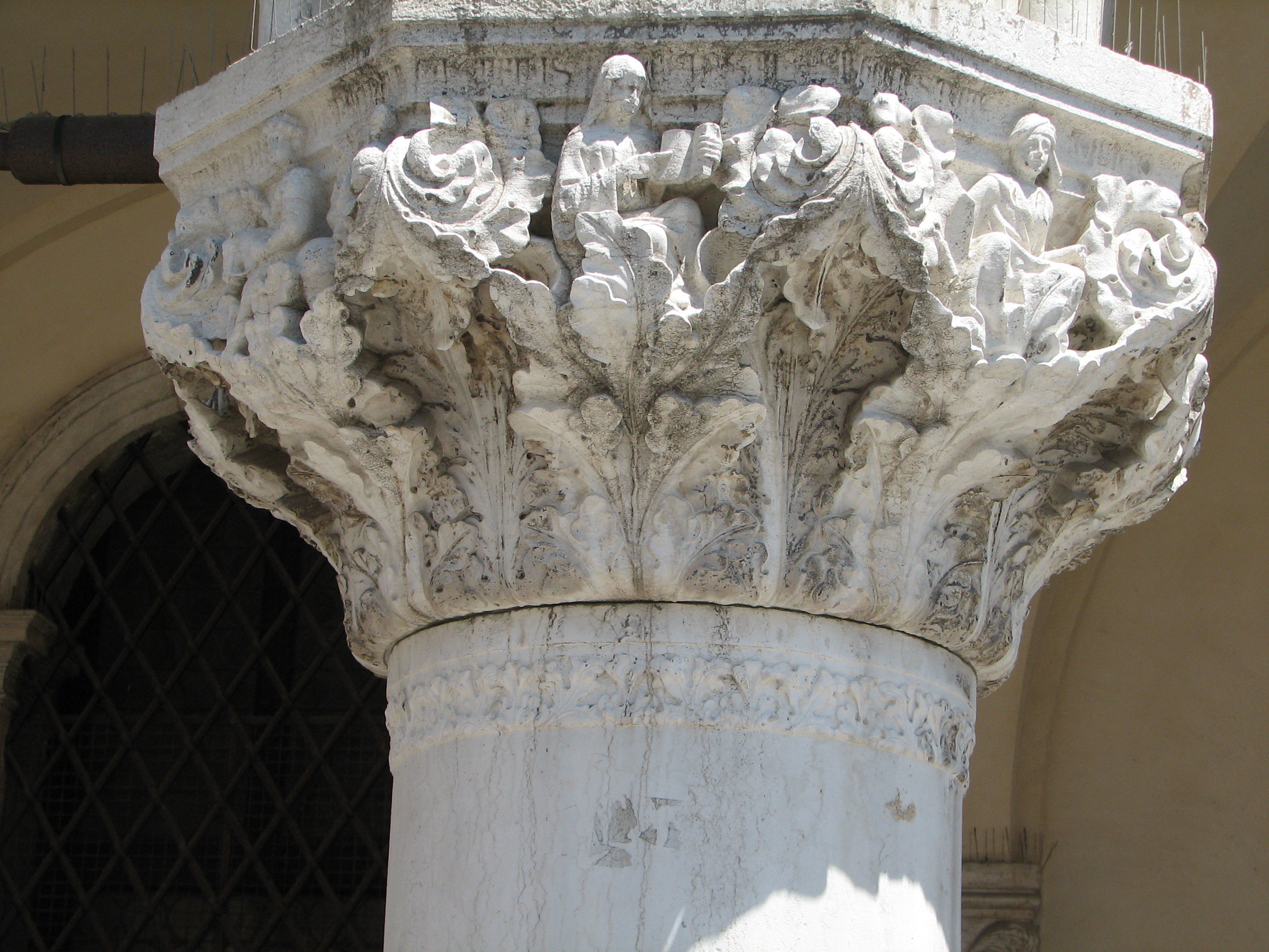 Lower Capitals of Ducal Palace: No 33 (4) Copied from No 12