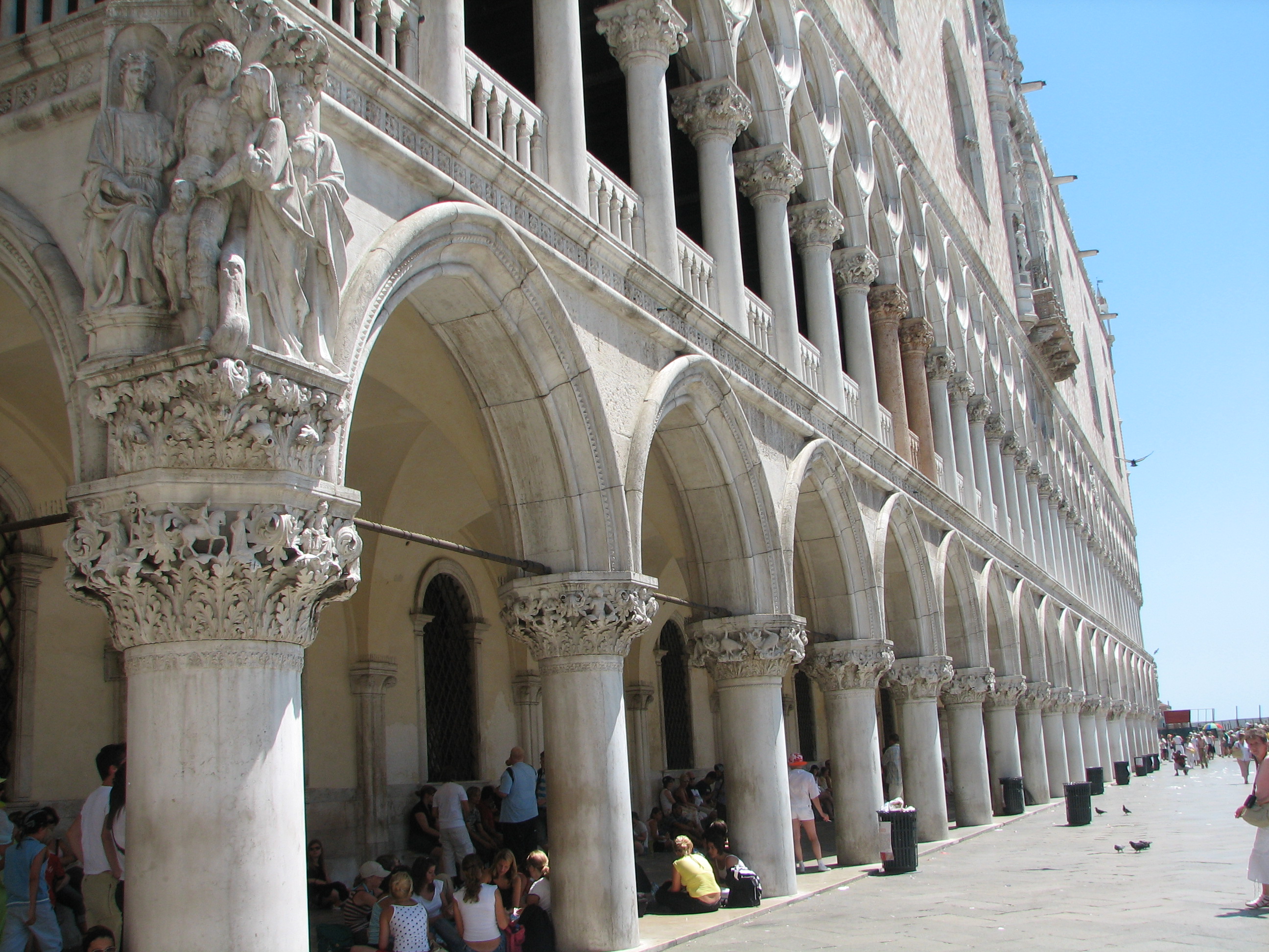 Judgement Angle: Ducal Palace with the Judgement of Solomon left