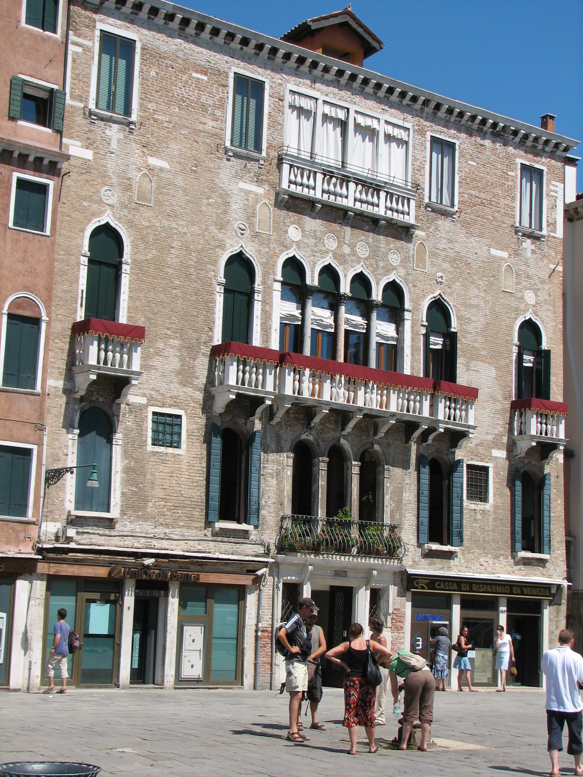 Palazzo Vitturi (Castello 5246). S. Maria Formosa