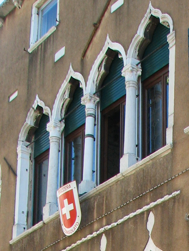 The Palazzo Trevisan degli Ulivi / Olivi, Dorsoduro 809 - detail of conjoined 4th and 5th order windows