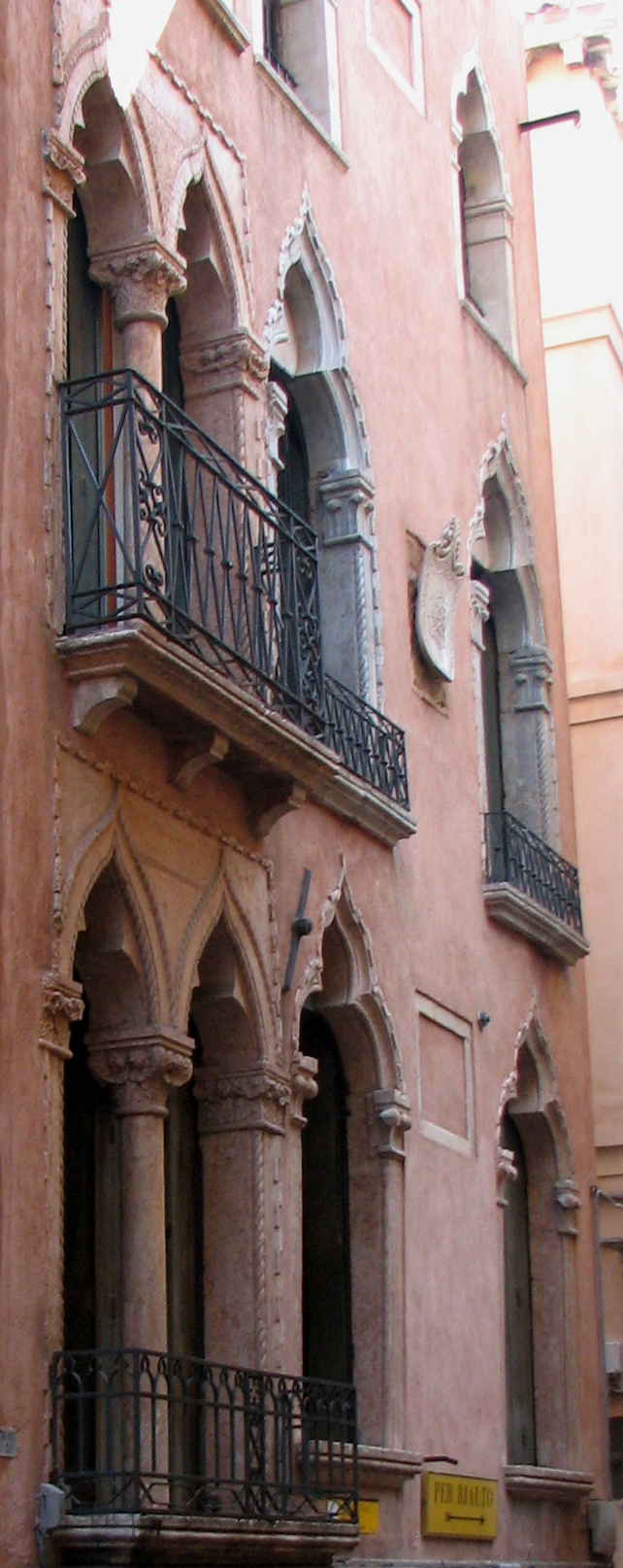 Detail of the upper storeys of the houses in Merceria San Zulian