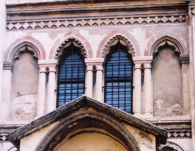 Verona, San Fermo, West Front, detail, ogee in pointed arch