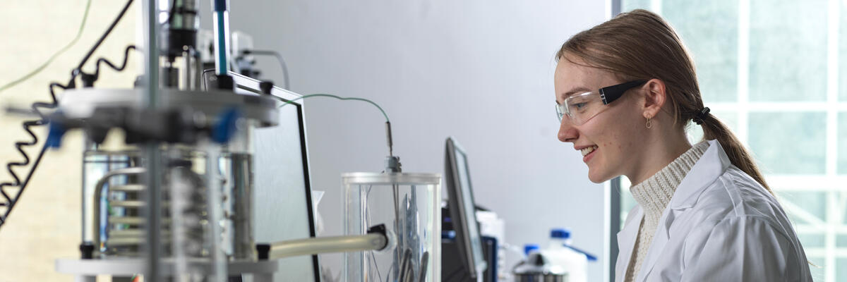 A student working in the chemical engineering labs